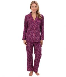 WornOnTV: Mindy’s purple and pink floral pajamas on The Mindy Project ...