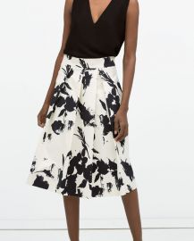 WornOnTV: Evelyn's black and white floral skirt on Devious Maids ...