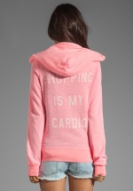 WornOnTV: Mindy’s pink “Shopping is my cardio” shirt on The Mindy ...