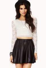 WornOnTV: Maggie’s white lace longsleeve crop top on The Carrie Diaries ...